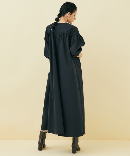 STUDIOUS（ステュディオス）の「【STUDIOUS】ギャザースリーブ２WAYマキシワンピース（ワンピース・レディース・ブラック/ベージュ・1/2）」の14枚目の写真