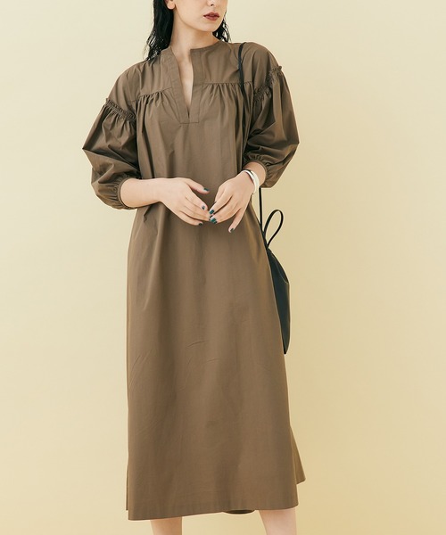 STUDIOUS（ステュディオス）の「【STUDIOUS】ギャザースリーブ２WAYマキシワンピース（ワンピース・レディース・ブラック/ベージュ・1/2）」の15枚目の写真