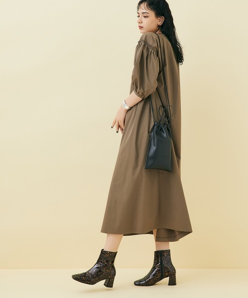 STUDIOUS（ステュディオス）の「【STUDIOUS】ギャザースリーブ２WAYマキシワンピース（ワンピース・レディース・ブラック/ベージュ・1/2）」の9枚目の写真