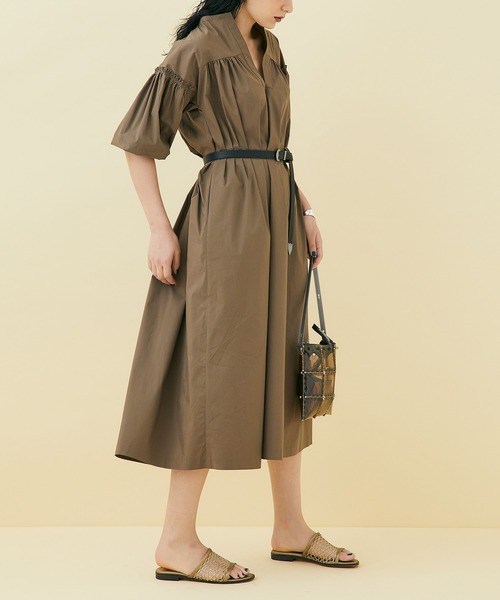 STUDIOUS（ステュディオス）の「【STUDIOUS】ギャザースリーブ２WAYマキシワンピース（ワンピース・レディース・ブラック/ベージュ・1/2）」の5枚目の写真