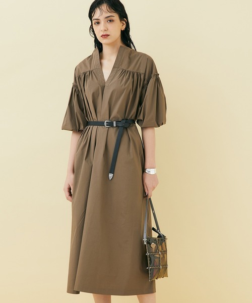 STUDIOUS（ステュディオス）の「【STUDIOUS】ギャザースリーブ２WAYマキシワンピース（ワンピース・レディース・ブラック/ベージュ・1/2）」の13枚目の写真