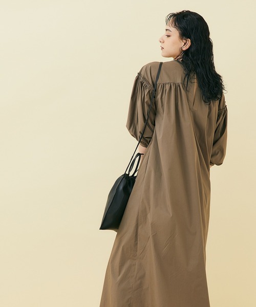 STUDIOUS（ステュディオス）の「【STUDIOUS】ギャザースリーブ２WAYマキシワンピース（ワンピース・レディース・ブラック/ベージュ・1/2）」の21枚目の写真