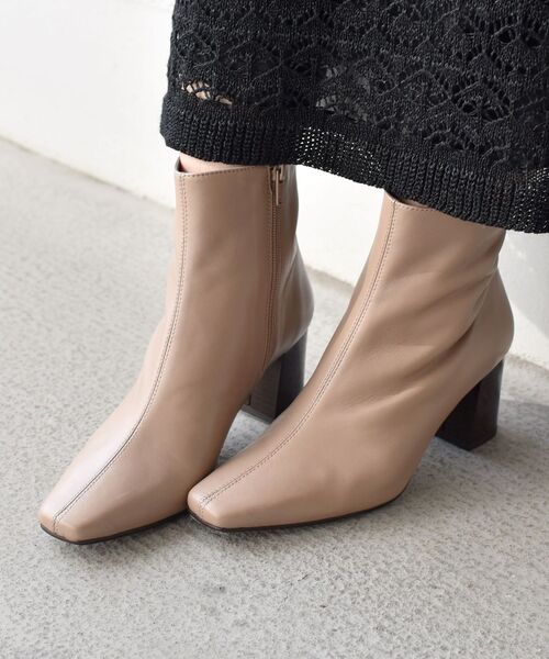 SHIPS（シップス）の「FLAMENQUITAS:スクエアトゥミドルブーツ◇（ブーツ・レディース・ブラック/ベージュ・38/35/36/37）」の13枚目の写真