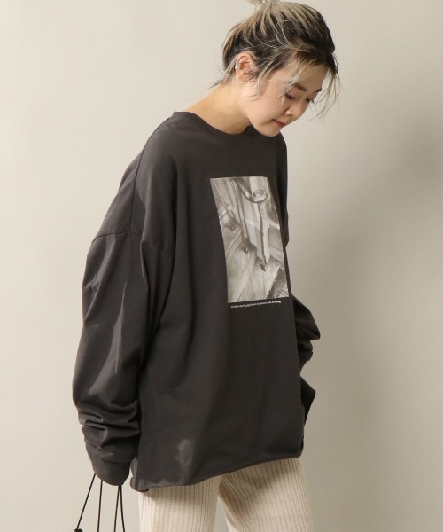 notch.(ノッチ)の「フォトプリントビッグルーズロンT(Tシャツ/カットソー・レディース・チャコールグレー/オフホワイト/ダークパープル・M)」の3枚目の写真