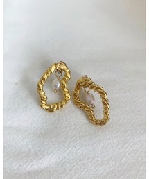 ねじりゴールドパールピアス