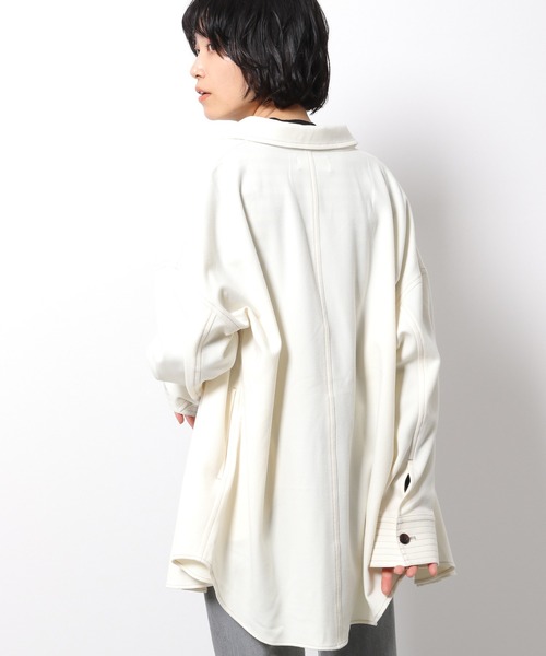 LAKOLE（ラコレ）の「トーナルステッチオーバーサイズシャツ / LAKOLE（シャツ/ブラウス・レディース・ライトベージュ/ブルー/アイボリー・SMALL/MEDIUM）」の16枚目の写真