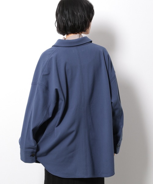 LAKOLE（ラコレ）の「トーナルステッチオーバーサイズシャツ / LAKOLE（シャツ/ブラウス・レディース・ライトベージュ/ブルー/アイボリー・SMALL/MEDIUM）」の10枚目の写真
