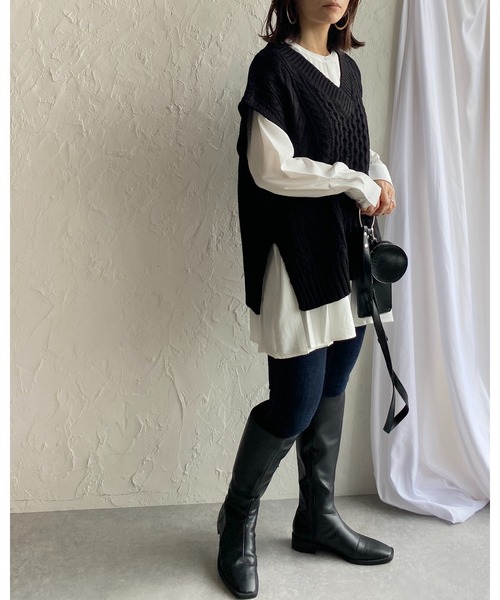 She's Closet(シーズクローゼット)の「オーバーサイズ Vネック ケーブル アラン編み ざっくり ニットベスト(ベスト・レディース・ベージュ/ブラウン/グリーン/アイボリー/ブラック・FREE)」の12枚目の写真