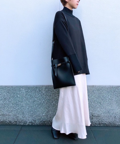 DouDou（ドゥドゥ）の「【再入荷】ベルトモチーフポシェット（ショルダーバッグ・レディース・ブラック/グレイッシュベージュ・FREE）」の19枚目の写真