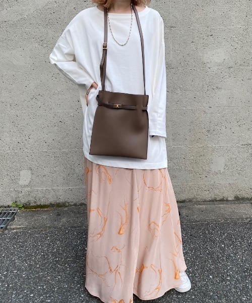 DouDou（ドゥドゥ）の「【再入荷】ベルトモチーフポシェット（ショルダーバッグ・レディース・ブラック/グレイッシュベージュ・FREE）」の12枚目の写真