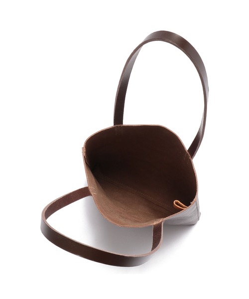 IL BISONTE(イルビゾンテ)の「IL BISONTE / ORIGINAL LEATHER / トートバッグ(トートバッグ・レディース・ブラック/ダークブラウン/グレー/ライトブラウン/ナチュラル/オリーブ/ネイビー/グリーン/レッド/オレンジ/レンガ・FREE)」の19枚目の写真