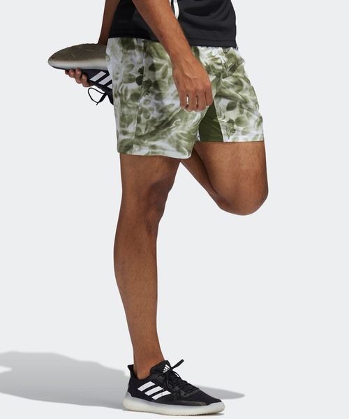 adidas（アディダス）の「ユナイト フローラル ショーツ