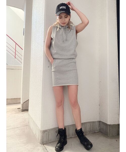 GYDA（ジェイダ）の「【セットアップ着用可】ダメージノースリーブパーカー（Tシャツ/カットソー・レディース・アイボリー/グレー/チャコールグレー/ベージュ・FREE）」の22枚目の写真