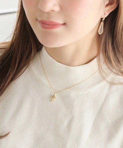 Phoebe(フィービィー)の「シューティングスターネックレス(ネックレス・レディース・ゴールド・FREE)」の1枚目の写真