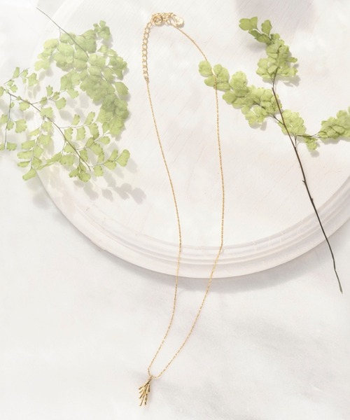 Phoebe(フィービィー)の「シューティングスターネックレス(ネックレス・レディース・ゴールド・FREE)」の8枚目の写真