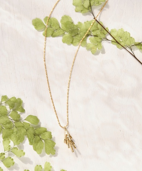 Phoebe(フィービィー)の「シューティングスターネックレス(ネックレス・レディース・ゴールド・FREE)」の5枚目の写真