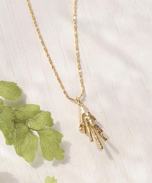 Phoebe(フィービィー)の「シューティングスターネックレス(ネックレス・レディース・ゴールド・FREE)」の3枚目の写真