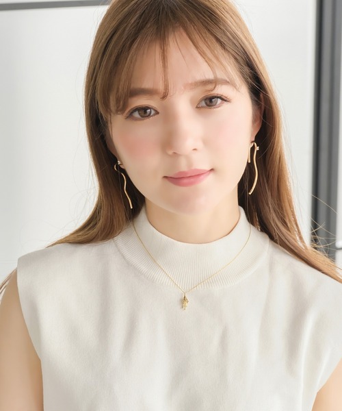 Phoebe(フィービィー)の「シューティングスターネックレス(ネックレス・レディース・ゴールド・FREE)」の6枚目の写真