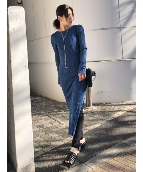 EMODA（エモダ）の「リンクルニットワンピース（ワンピース・レディース・ブラック/ブルー/オレンジ・FREE）」の3枚目の写真