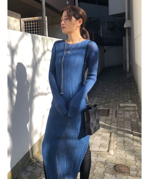 EMODA（エモダ）の「リンクルニットワンピース（ワンピース・レディース・ブラック/ブルー/オレンジ・FREE）」の8枚目の写真