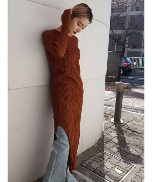 EMODA（エモダ）の「リンクルニットワンピース（ワンピース・レディース・ブラック/ブルー/オレンジ・FREE）」の21枚目の写真