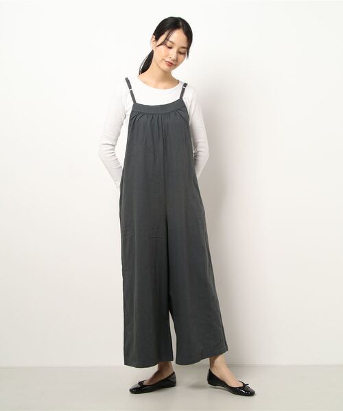 Samansa Mos2（サマンサ モスモス）の「後ろシャーリングキャミサロペット（サロペット/オーバーオール・レディース・ブラック/ベージュ/モカ/チャコール・ﾌﾘ-）」の2枚目の写真