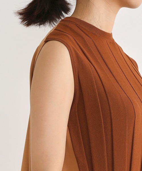 Bou Jeloud（ブージュルード）の「ハイネックノースリーブリブニット（ニット/セーター・レディース・ブラック/レッド/カーキ・FREE）」の17枚目の写真