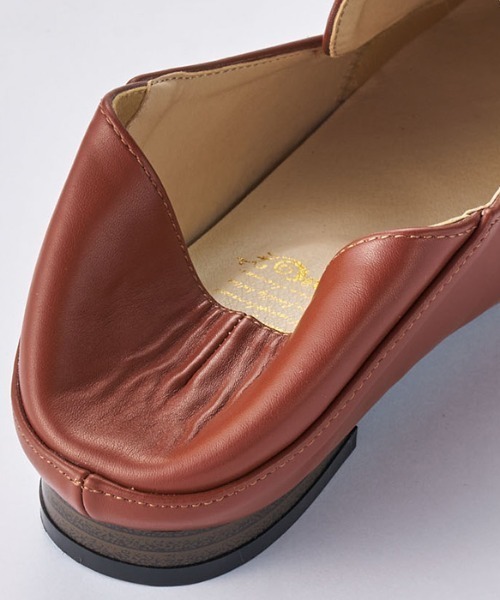 GeeRA（ジーラ）の「ビットローファー＜ポインテッドトゥ＞（ローファー・レディース・アイボリー/キャメル/パイソン/ブラック系その他/レオパード/ブラック/ダークブラウン/その他1/サンドグレー/ライトホワイト・MEDIUM/X-LARGE/SMALL/LARGE）」の12枚目の写真