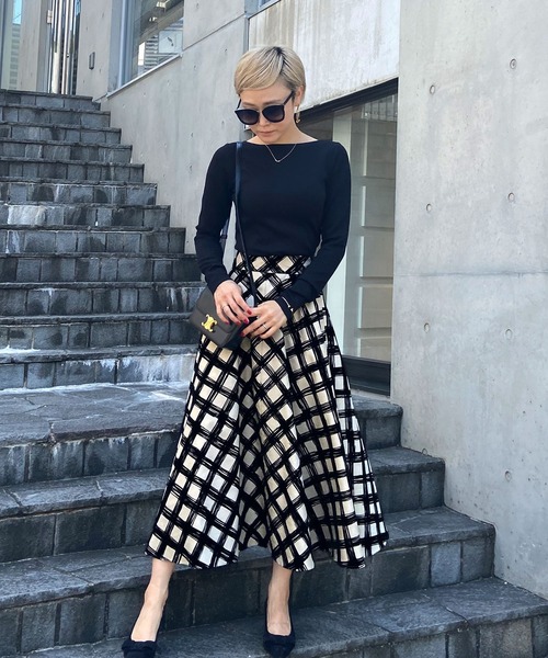 JENNE（ジェンヌ）の「日本製フロッキーフレアスカート（スカート・レディース・ベージュ/ブルー・SMALL/MEDIUM/LARGE）」の2枚目の写真