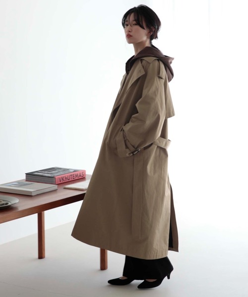 Doux archives（ドゥアルシーヴ）の「ロングトレンチオーバーコート（トレンチコート・レディース・ベージュ/カーキ・MEDIUM）」の17枚目の写真