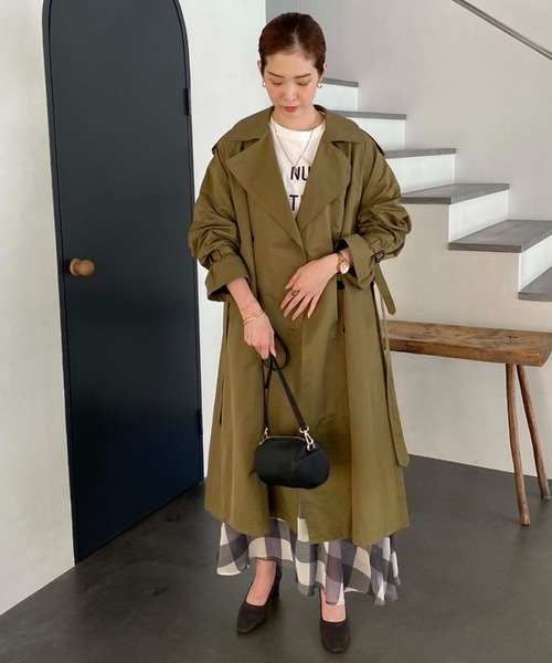Doux archives（ドゥアルシーヴ）の「ロングトレンチオーバーコート（トレンチコート・レディース・ベージュ/カーキ・MEDIUM）」の4枚目の写真