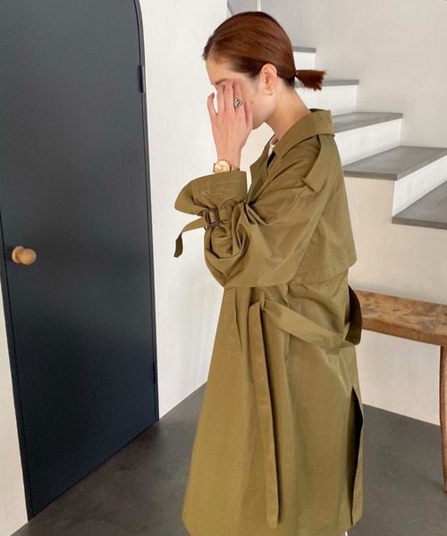 Doux archives（ドゥアルシーヴ）の「ロングトレンチオーバーコート（トレンチコート・レディース・ベージュ/カーキ・MEDIUM）」の6枚目の写真