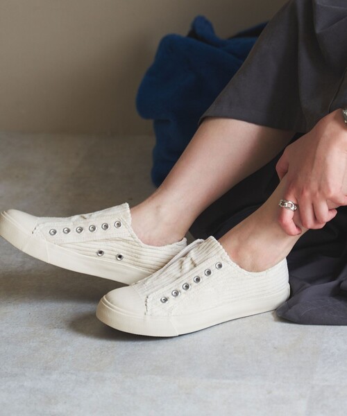 coen(コーエン)の「【ウィメンズ】コーデュロイスリッポンスニーカー(スリッポン・レディース・ブラウン/グレー/オフホワイト/ピンク・SMALL/MEDIUM/LARGE)」の2枚目の写真