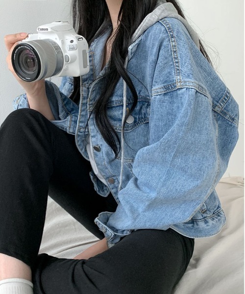 BEIDELLI（ベイデリー）の「[BELLIDE MADE] オーバーフィットフード付きデニムジャケット（デニムジャケット・レディース・ブラック/ブルー・FREE）」の3枚目の写真