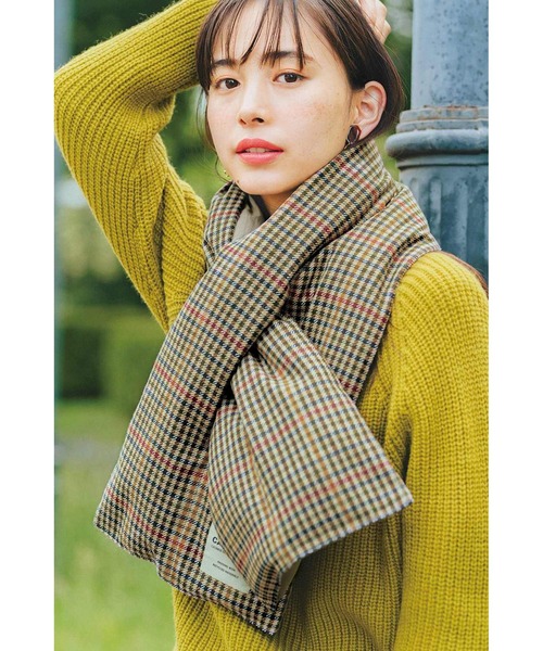 IEDIT（イディット）の「ＩＥＤＩＴ　くるっと巻いて簡単　着こなしを格上げする　ＣＡＳＨＢＡＬＬ（Ｒ）中わた遣いのリバーシブルマフラー（マフラー・レディース・ベージュ/ネイビー・ONE SIZE）」の2枚目の写真