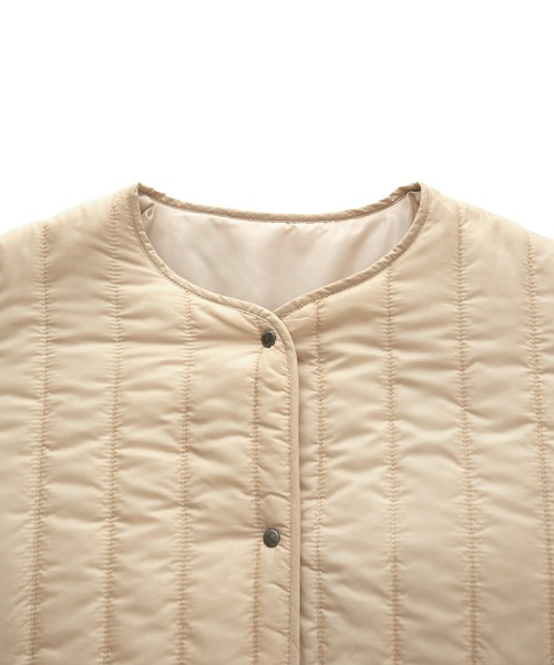 Chaco closet（チャコ クローゼット）の「オーバーサイズキルティングサイドスリットリバーシブルノーカラーコート 2021WINTER（ノーカラージャケット・レディース・ブラック/アイボリー/ライトカーキ/ベージュ/アイボリー系1・FREE）」の15枚目の写真