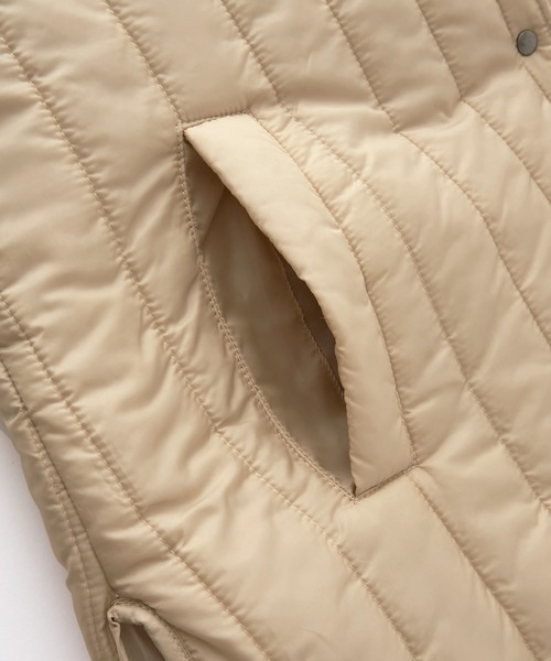 Chaco closet（チャコ クローゼット）の「オーバーサイズキルティングサイドスリットリバーシブルノーカラーコート 2021WINTER（ノーカラージャケット・レディース・ブラック/アイボリー/ライトカーキ/ベージュ/アイボリー系1・FREE）」の17枚目の写真