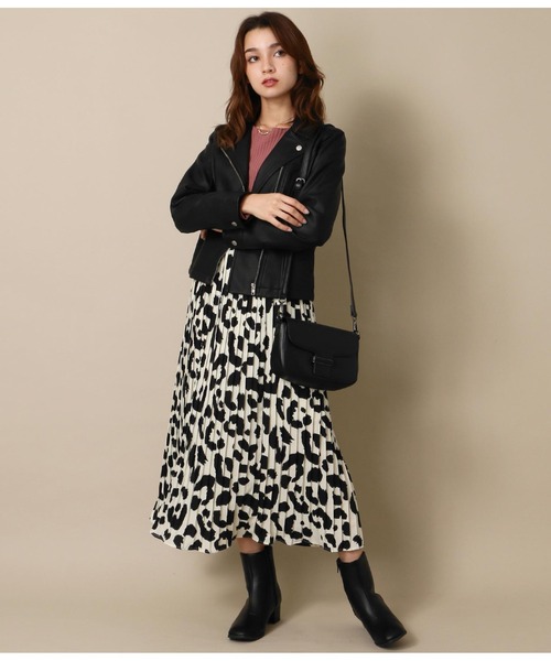 CHILLE(チル)の「切替デザインミディブーティー(ブーツ・レディース・ブラック/ダークブラウン/ブラック系・LL/S/M/L)」の8枚目の写真