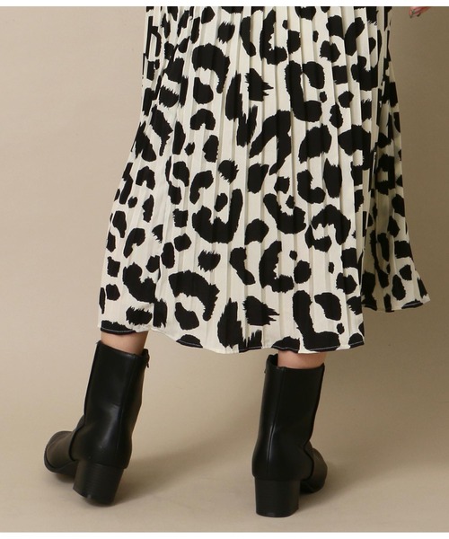 CHILLE(チル)の「切替デザインミディブーティー(ブーツ・レディース・ブラック/ダークブラウン/ブラック系・LL/S/M/L)」の4枚目の写真