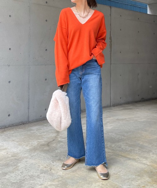 DouDou（ドゥドゥ）の「深Vプルオーバー（ニット/セーター・レディース・チャコールグレー/パープル/オレンジ・FREE）」の4枚目の写真