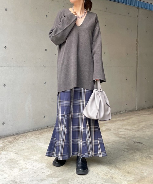 DouDou（ドゥドゥ）の「深Vプルオーバー（ニット/セーター・レディース・チャコールグレー/パープル/オレンジ・FREE）」の16枚目の写真