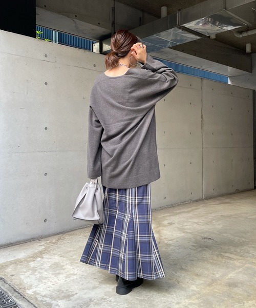 DouDou（ドゥドゥ）の「深Vプルオーバー（ニット/セーター・レディース・チャコールグレー/パープル/オレンジ・FREE）」の22枚目の写真