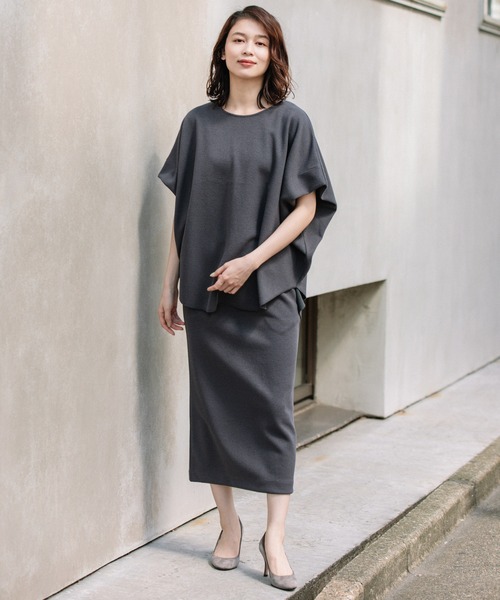 Munich（ミューニック）の「ダブルフェイスブークレータックショルダートップス（Tシャツ/カットソー・レディース・ブラック/オフホワイト/ダークグレー・FREE）」の4枚目の写真