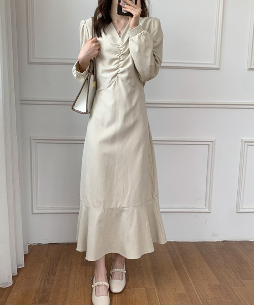 Diosfront(ディオスフロント)の「フロントギャザーマーメイドワンピース(ワンピース・レディース・ブラック/ベージュ/ローズ・M/L)」の3枚目の写真