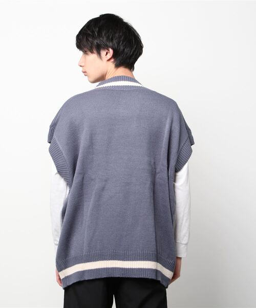 SITRY(シトリー)の「acrylic bulky Childen Knit vest/アクリルバルキー チルデン ニットベスト(ベスト・メンズ・チャコールグレー/グレイッシュブルー/オフホワイト/グリーン/ブラック/モカ・L/M/XL)」の8枚目の写真