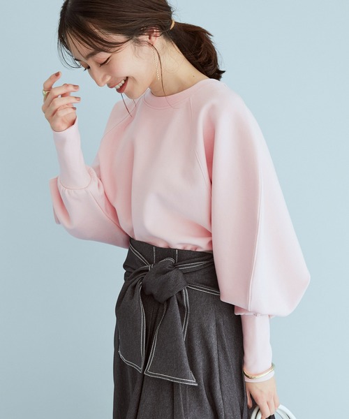 VIS（ビス）の「軽くソフトな肌触り。スフレタッチボリュームスリーブプルオーバー（スウェット・レディース・ネイビー/オフホワイト/ピンク・FREE）」の3枚目の写真