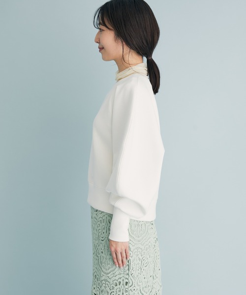 VIS（ビス）の「軽くソフトな肌触り。スフレタッチボリュームスリーブプルオーバー（スウェット・レディース・ネイビー/オフホワイト/ピンク・FREE）」の12枚目の写真