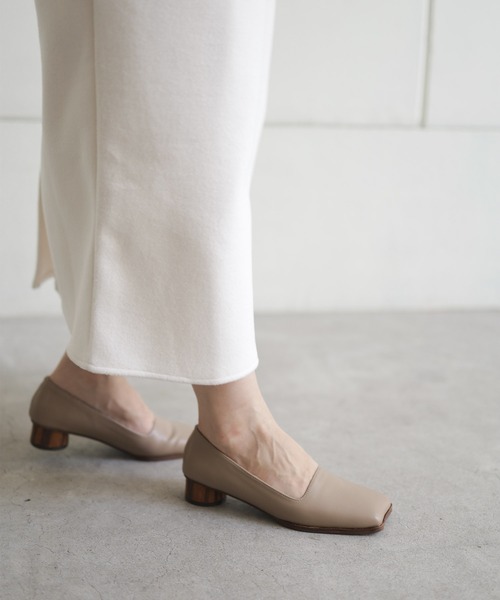 SESTO(セスト)の「nekoミミトゥのサークルウッド巻きヒールパンプス(パンプス・レディース・ブラック/ゴールド/アイボリー/グレイッシュベージュ・22.5cm/23.5cm/24.5cm/23.0cm/24.0cm/25.0cm)」の3枚目の写真