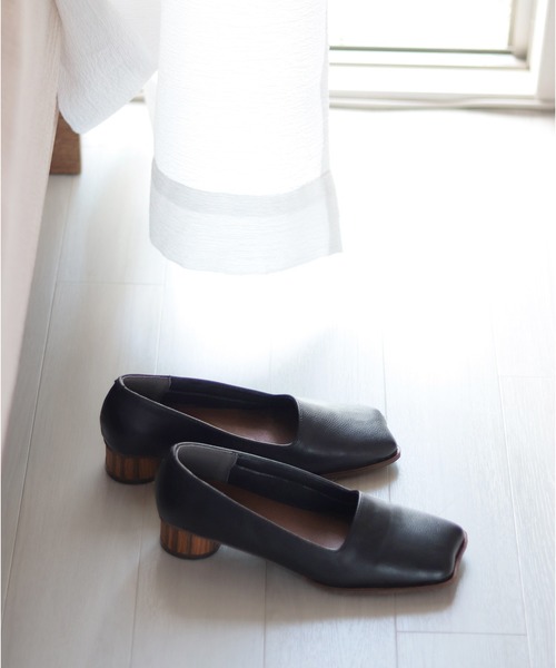 SESTO(セスト)の「nekoミミトゥのサークルウッド巻きヒールパンプス(パンプス・レディース・ブラック/ゴールド/アイボリー/グレイッシュベージュ・22.5cm/23.5cm/24.5cm/23.0cm/24.0cm/25.0cm)」の14枚目の写真