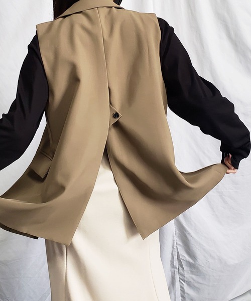 me+em select（ミームセレクト）の「バックスリットTAGテーラードジレベスト（ベスト・レディース・ダークベージュ・FREE）」の9枚目の写真